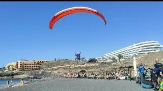 Paraglider landing in the beach ⛱️🏖️#tenerife #beach #paragliding #visittenerife