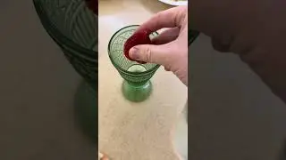 A bartender taught me this 🍓🥂#foodhack #foodhacks #tips #hack