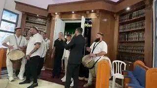 פייטן לבר מצווה | פייטן לעליה לתורה בבית כנסת 2022 |  כניסה בברכת הכהנים לחתן בר מצווה - 0526003026