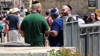 The Shepherd Message Shocks people in Jerusalem - Messianic Rabbi Zev Porat