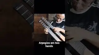 arpegios em two hands #arpegios #twohandedtapping @Low.Guitars #doubleneckguitar #aulasgratis