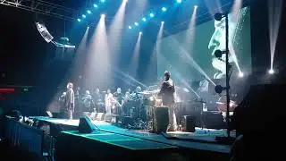 El derecho de vivir en paz (Víctor Jara), Inti-Illimani Histórico + Quilapayún + Daniel Alcaíno