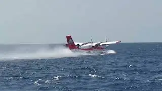 The most smooth takeoff ever #twinotter  #flighttakeoff  #seaplane #maldives #liftoff