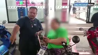 Двое иностранных туристов заблокировали движение на Бич-роуд в Паттайе, подравшись после случайно...