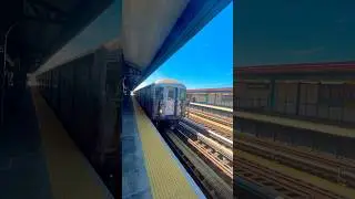 Pelham Bay Park bound (6) train arriving at Zerega Avenue #mtasubway #nycsubway #mtabus #nycbus #mta