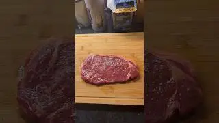 Cooking a thin sirloin steak #beefsteak #food #cooking