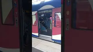 Fermeture des portes d'une Z8800 Transilien #shortsvideo #youtubesshorts