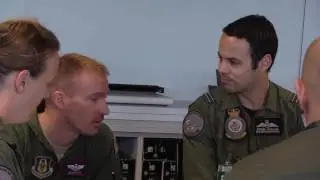 U.S. Airmen bring airlift tactics to Australia