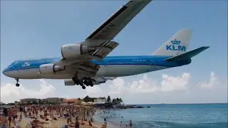 St Maarten, Maho beach : Incredible very low landing KLM airlines 747. #avgeek