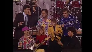 Full House - The Tanner family sing along with the Beach Boys