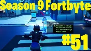 Fortnite - Fortbyte #51 Cross the road in front of Peely's Banana Stand using the Cluck Strut