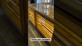 Vitrina de madera . #vitrina #woodworking #carpinteria #panader&iacute;a #reposteria