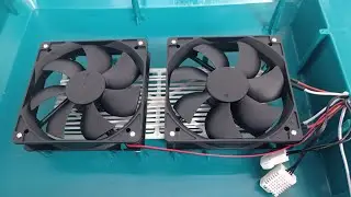 Incubadora autom&aacute;tica de 120 huevos, as&iacute; es por dentro
