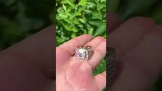 💍 #LuxuryJewelry 💎 #UnisexRing ✨ #DiamondRing🔥 #StatementPiece 💛 #KGold 👑 #HighEndJewelry