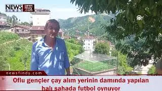 Oflu gençler çay alım yerinin damında yapılan halı sahada futbol oynuyor