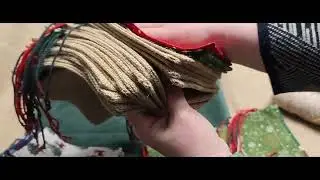 Nähen oder stricken? Schöne Beutel und Wolle zum spinnen