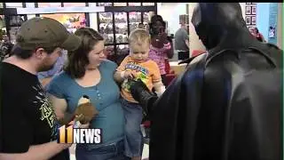 Man dressed as 'Batman' visits children at Kosair Children's Hospital   WHAS11 com Louisville