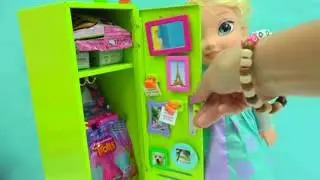 American Girl School Locker with Surprise Blind Bag Toys   Disney Frozen Queen E