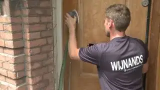 hoe schilder je een buitendeur met blanke lak