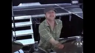 Def Leppard: Rick Allen playing metal