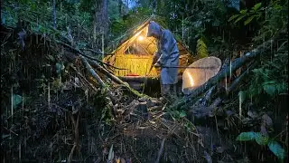 Building a Warm and Cozy Dugout for Survival. Rain Bushcraft, Log Shelter