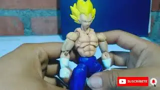 Vegeta articulable (cer&aacute;mica fr&iacute;a).