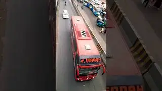 Jeddah bus vs taxi funny horn. #shorts #viral #bus #taxi #video #subscribe