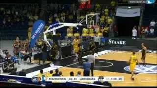 Kelvin Martin (18 PTS 6 REBS 5 ASTS) against Braunschweig