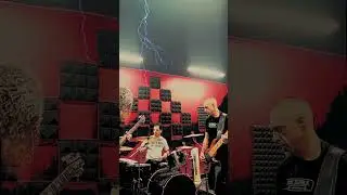 Door 13 - performing 