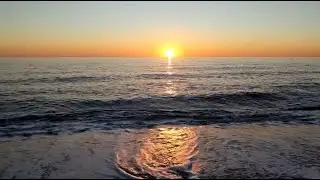 Soft Ocean Waves for Cozy Relaxation