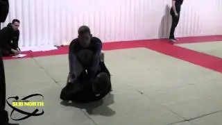 1 u87kgs Novice  Quarter Final 1 - Leon Thompson (FCPC) vs. Mike Butler (Aspinall BJJ-FFF).MP4