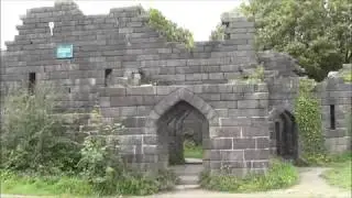 Replika zamku  Liverpool Castle  w Lever Park w Rivington w Wielkiej  Brytanii