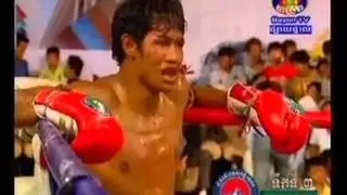Khmer boxing BayonTV,Keo rum chang vs chey kosal,old boxing but it made all people inspire