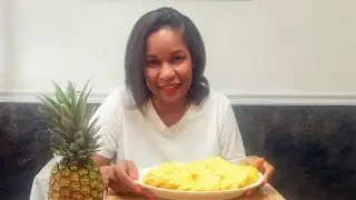 How to Peel a Pineapple Jamaican Style