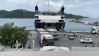 Skiathos ferry boarding time lapse