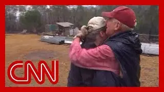Australian residents return to fire-ravaged home