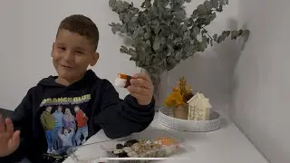 Măn&acirc;nc SUSHI  pentru prima dată 🍱