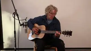 Luthier Handbuilt Acoustic Guitar with Rosewood back and sides by Portland Guitar