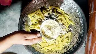 Aloo pakora receipe /har koi pochy banya kasy 