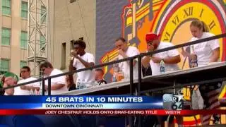 Joey &ldquo;Jaws&rdquo; Chestnut holds onto brat-eating ti
