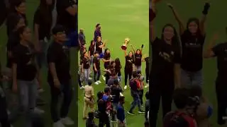 Smriti Mandhana Showing WPL Trophy To Virat Kohli in RCB Unbox Event #viratkohli #smritimandhana