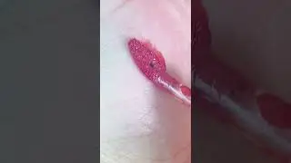 Swatch Esqa Slick Drip Serum Liptint, Shade Rouse Souffle. Stainnya ok bgt! #liptint #esqa #swatch