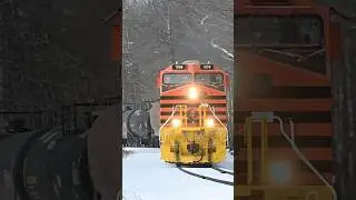 Genesee And Wyoming Heritage Unit With Christmas Wreath!