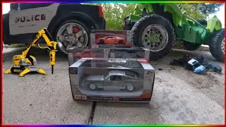 Unleashing Destruction: Crushing Classic Ford Mustangs - Watch the Ultimate Toy Car Carnage!
