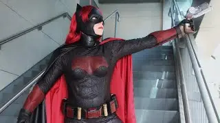 Designing a Snyderverse Batwoman Suit