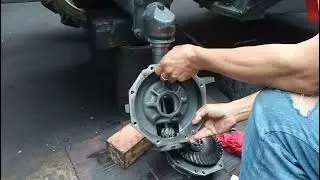KUBOTA GT-3 FRONT AXLE OIL SEAL REPLACEMENT