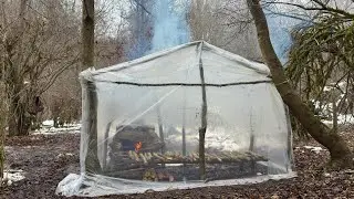 Winter Bushcraft & Building Complete And Hot Survival Shelter In The Shape Of A Dry Sauna, Fireplac