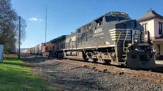 Norfolk Southern #4050 leads a 149 car manifest at Lewistown, PA (11/07/2023)