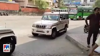 ആലുവ പ്രൈവറ്റ് ബസ് സ്റ്റാൻഡിനകത്തുണ്ടായ സംഘർഷത്തിൽ ഒരാൾക്ക് വെട്ടേറ്റു ​| Aluva Bus