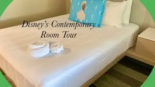 Disney&rsquo;s Contemporary Garden View Room Wheelchair Accessible Roll-In Shower